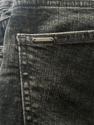 Pantalón vaquero tiro alto gris oscuro byoung