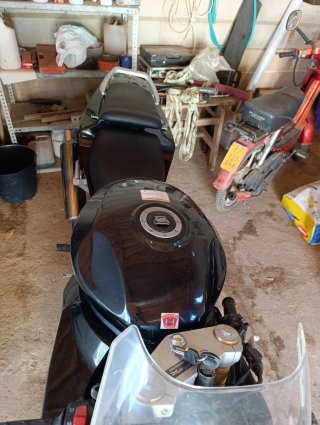 Hyosung GT250R Negra con solo 3.900km