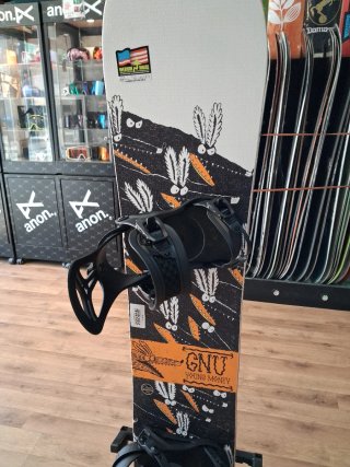 Tabla Snowboard GNU 140 + Fijaciones UNION S