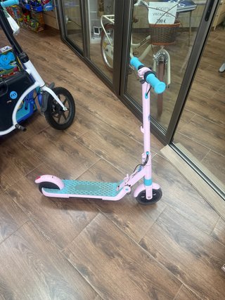 Patinete Eléctrico Rosa y Azul