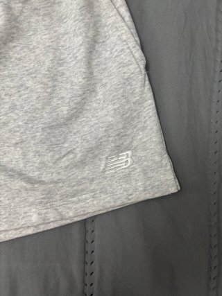 Bermudas New Balance grises