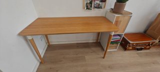 Mesa de comedor de madera