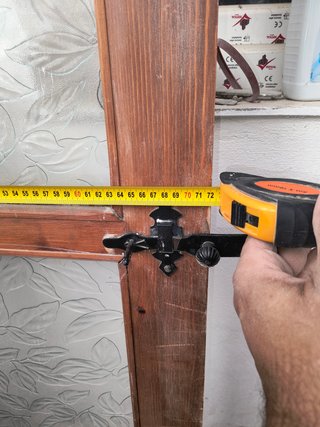 Puerta de madera con cristal