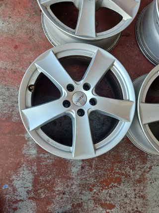 Llantas de aluminio DEZENT 17 pulgadas