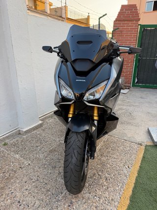 Honda Forza Negra Maxi Scooter