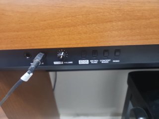 Piano Kawai con banco