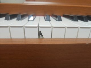 Piano Kawai con banco