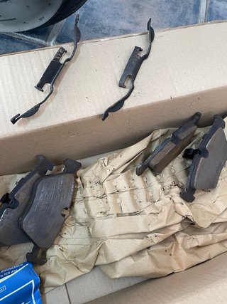 Pinzas de freno delanteras BMW 325ci