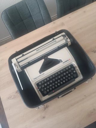 Máquina de escribir Olympia Regina de Luxe
