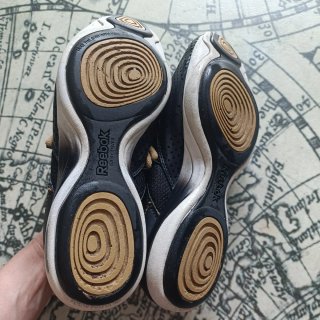 Zapatillas Reebok Easy Tone Negro/Dorado