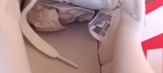 Nike Beige y Blancas