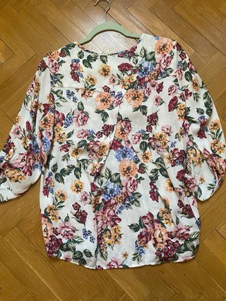 STRADIVARIUS Blusa estampada floral