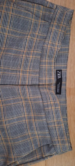 Calças Zara xadrez cinza e amarelo