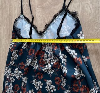 Camiseta tirantes con encaje floral