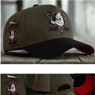 Gorra Anaheim Ducks Negra y Verde Oliva