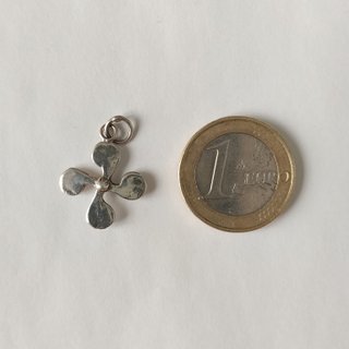 Colgante Lauburu Vasco o Cruz Vasca de Plata