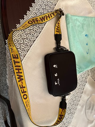 Borsello Off-White nero e giallo