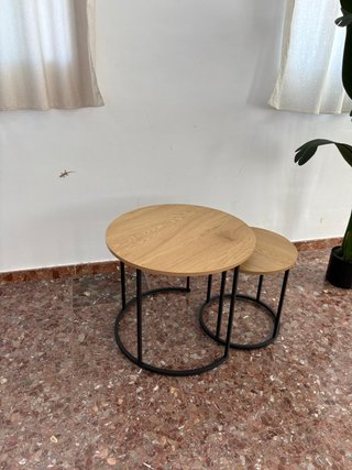 Mesa redonda de melamina y metal
