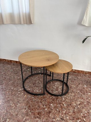 Mesa redonda de melamina y metal