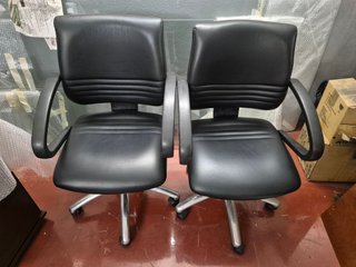 Sillas de oficina negras (8 unidades)