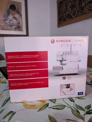 Remalladora Singer 14SH654