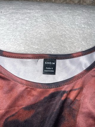 Falda larga con abertura y estampado