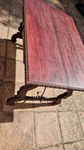 Mesa de madera rústica