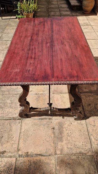 Mesa de madera rústica