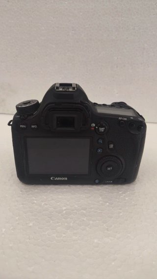 Canon EOS 6D Mark II + Sigma 35mm f/1.4 Art+ Godox