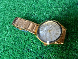 Reloj Skyline Dorado y Blanco