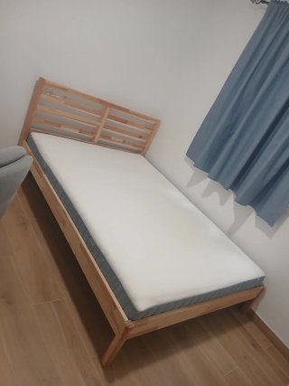 Cama madera + colchón 140x200