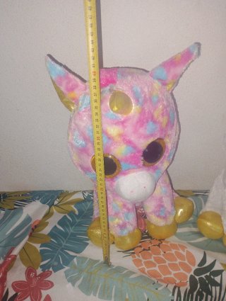 Dos peluches unicornio