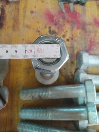 Bulloni 8.8 con dado e rondella