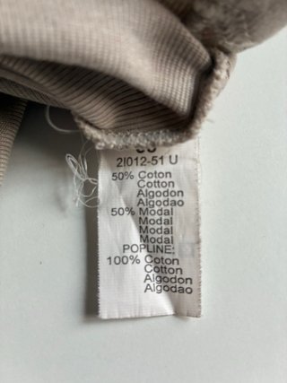 Camiseta beige mujer con detalles