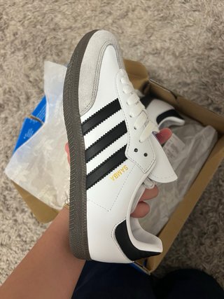 Zapatillas Adidas rojas y blancas