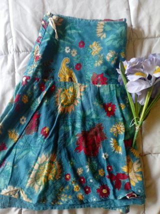 Falda Bershka Talla XS Estampado Floral