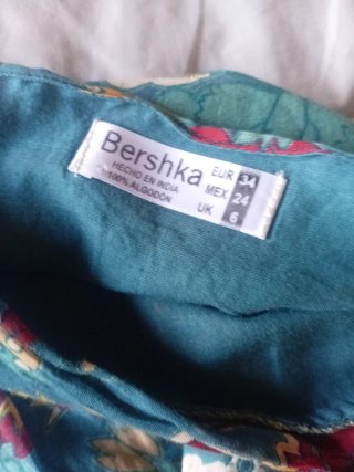 Falda Bershka Talla XS Estampado Floral