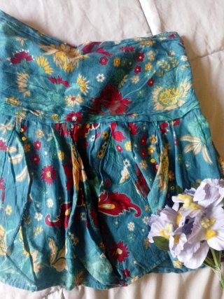 Falda Bershka Talla XS Estampado Floral