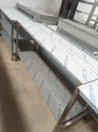 MESA INOXIDABLE EN SALDO 1.62M. MIRA MI PERFIL