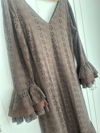 Vestido flamenco marrón perforado