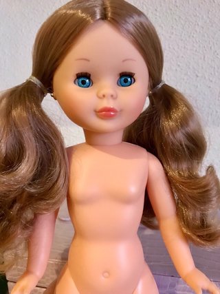 muñeca Nancy colegiala