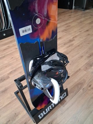Tabla Burton Socialite 142 + Fijaciones burton S