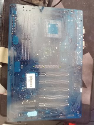 Pack Gigabyte GA-7VT600 + AMD Athlon XP 2600+