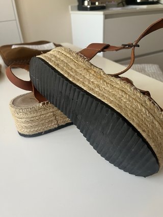 Sandalias cuña esparto piel