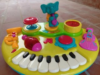 Juguete musical interactivo para niños