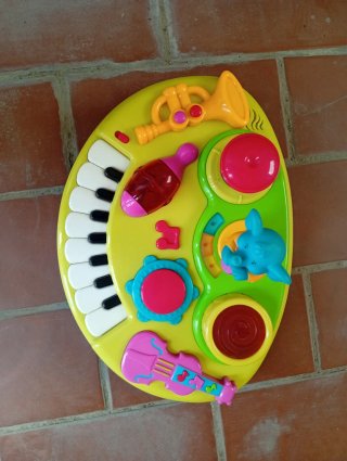 Juguete musical interactivo para niños