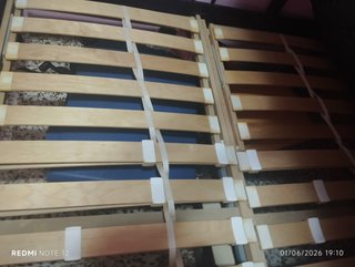 Cama de hierro IKEA con somier