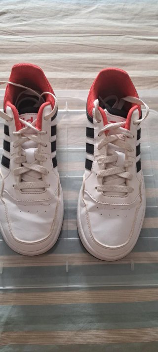 Zapatillas Adidas Blancas y Naranjas