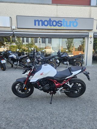 Honda Hornet 750 - Blanca y Roja