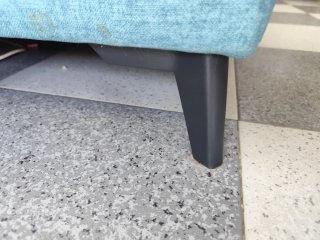 Sofá 2 plazas extensible patas hierro